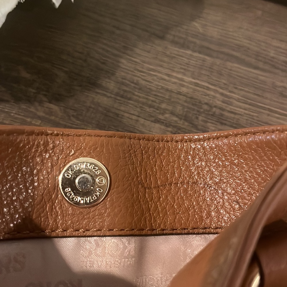 Brown Michael Kors Leather Crossbody Jet Set Flat Bag with Gold MK logo - Picture 8 of 11
